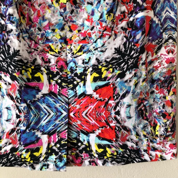 Tahari Abstract Print Pencil Skirt Stretch Size 8 - Picture 4 of 5